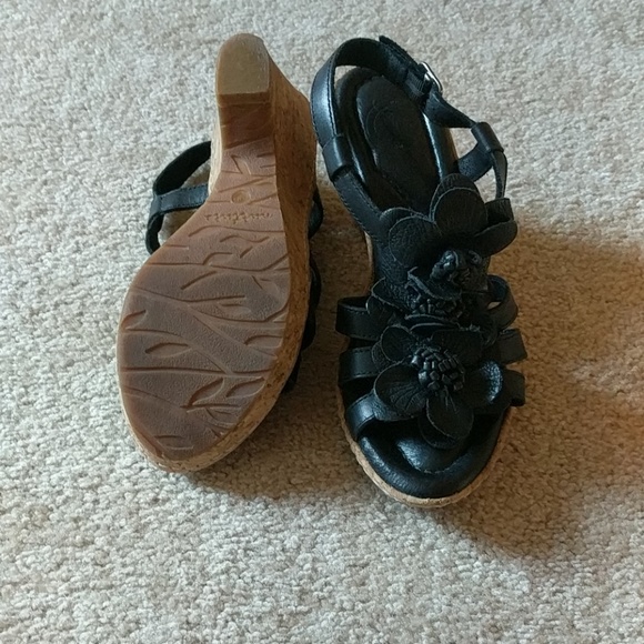 Shoes - Picture 2 of 3